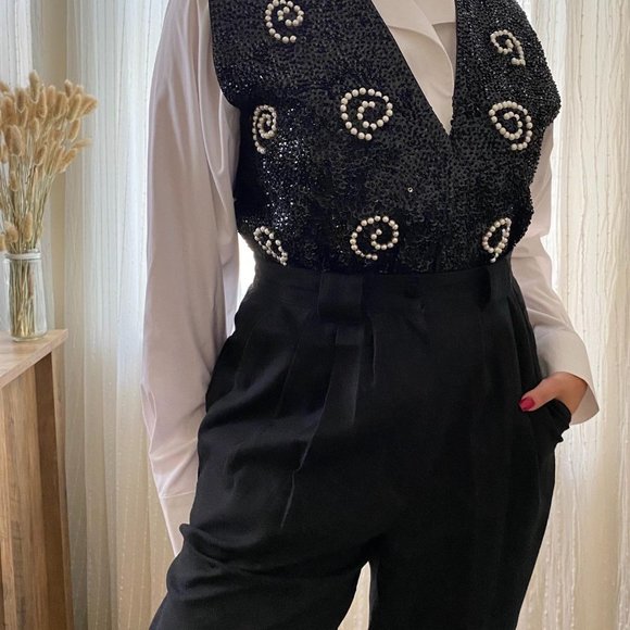SOLD (VINTAGE) Sequins & Pearls Vest - Picture 5 of 6